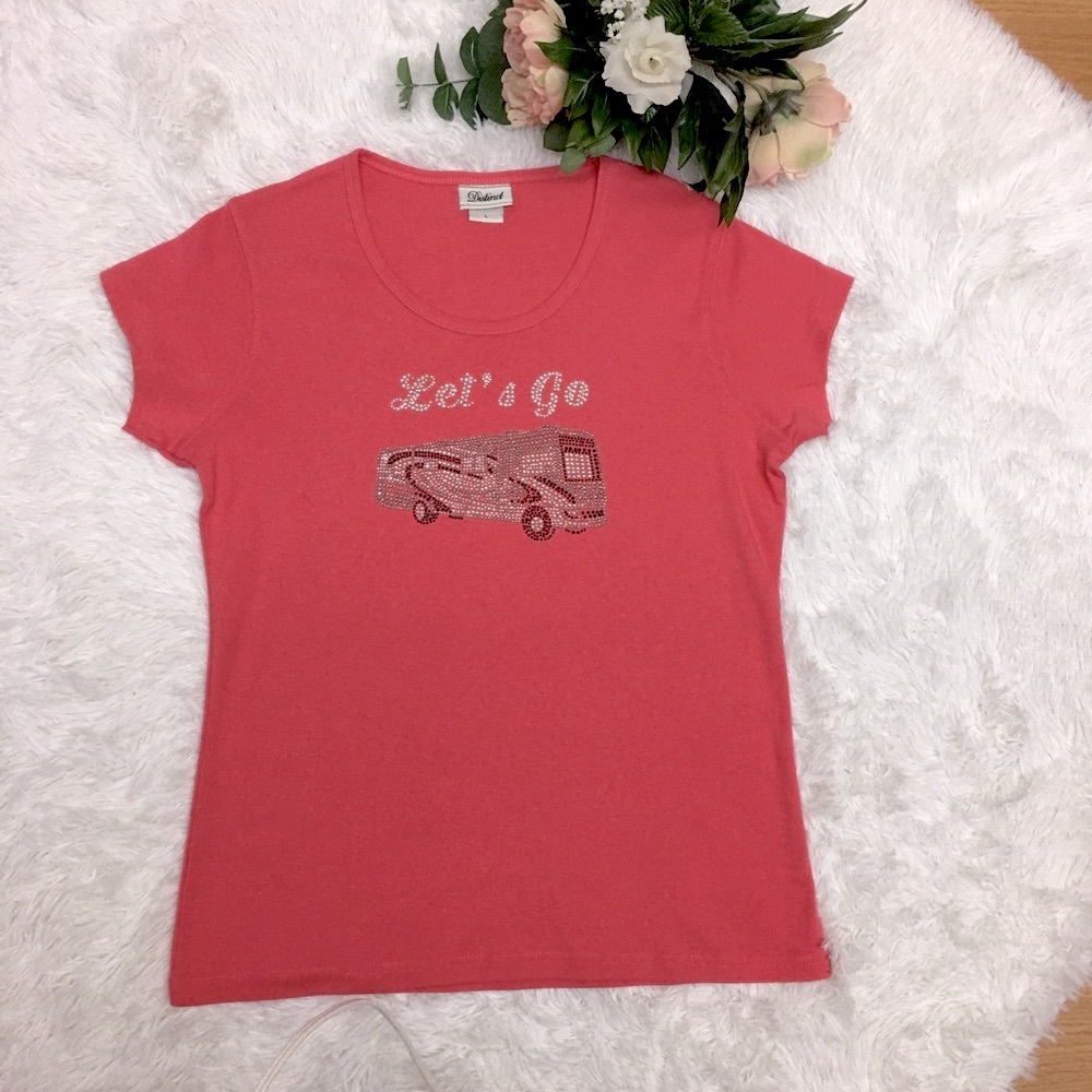5 for $25 NWOT. RV’ers Coral studded Tee size L